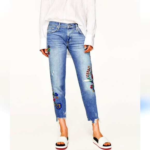 ZARA Premium Denim Collection Distressed Embroidered Floral Jeans Size 6 - Picture 1 of 7